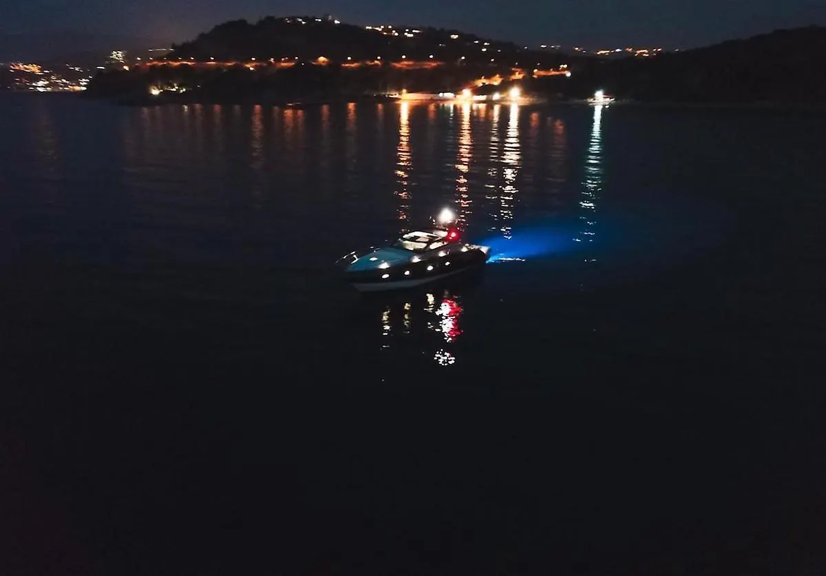 Luxury Private Yacht Hotel Amalfi Botel